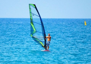 Windsurf 